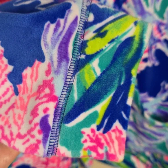 Lilly Pulitzer Multicolor Tropical Velour Hoodie. NWOT. Large. - Picture 5 of 8